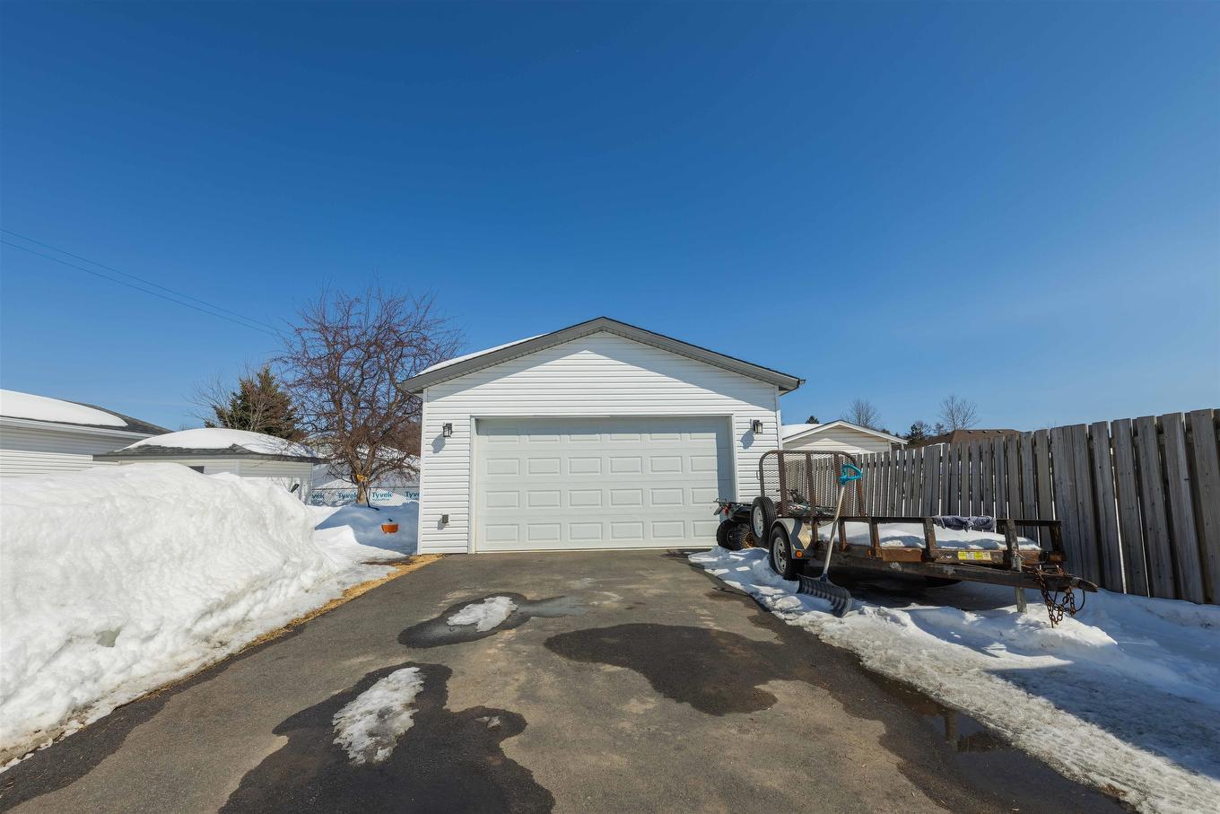 147 Nottingham Crescent, Thunder Bay, ON