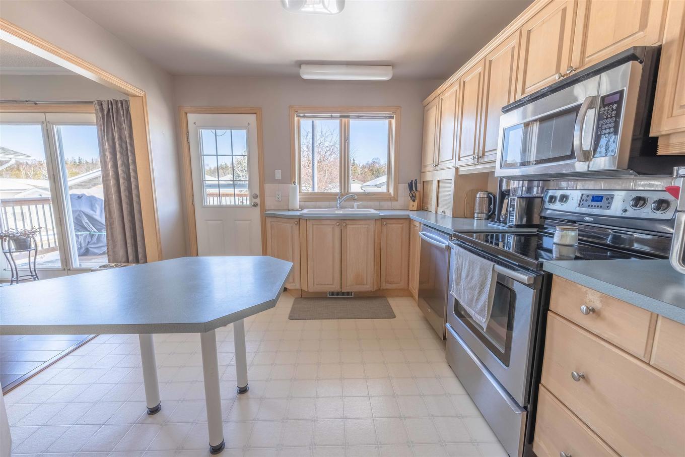 147 Nottingham Crescent, Thunder Bay, ON