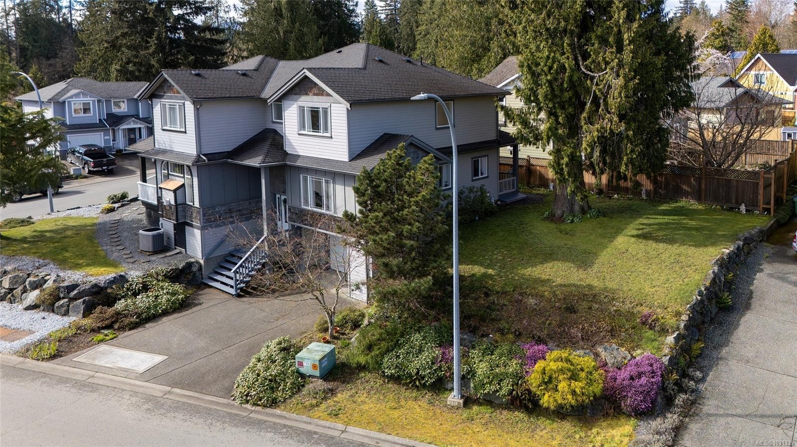 5992 Stonehaven Dr, Duncan, BC - Outdoor