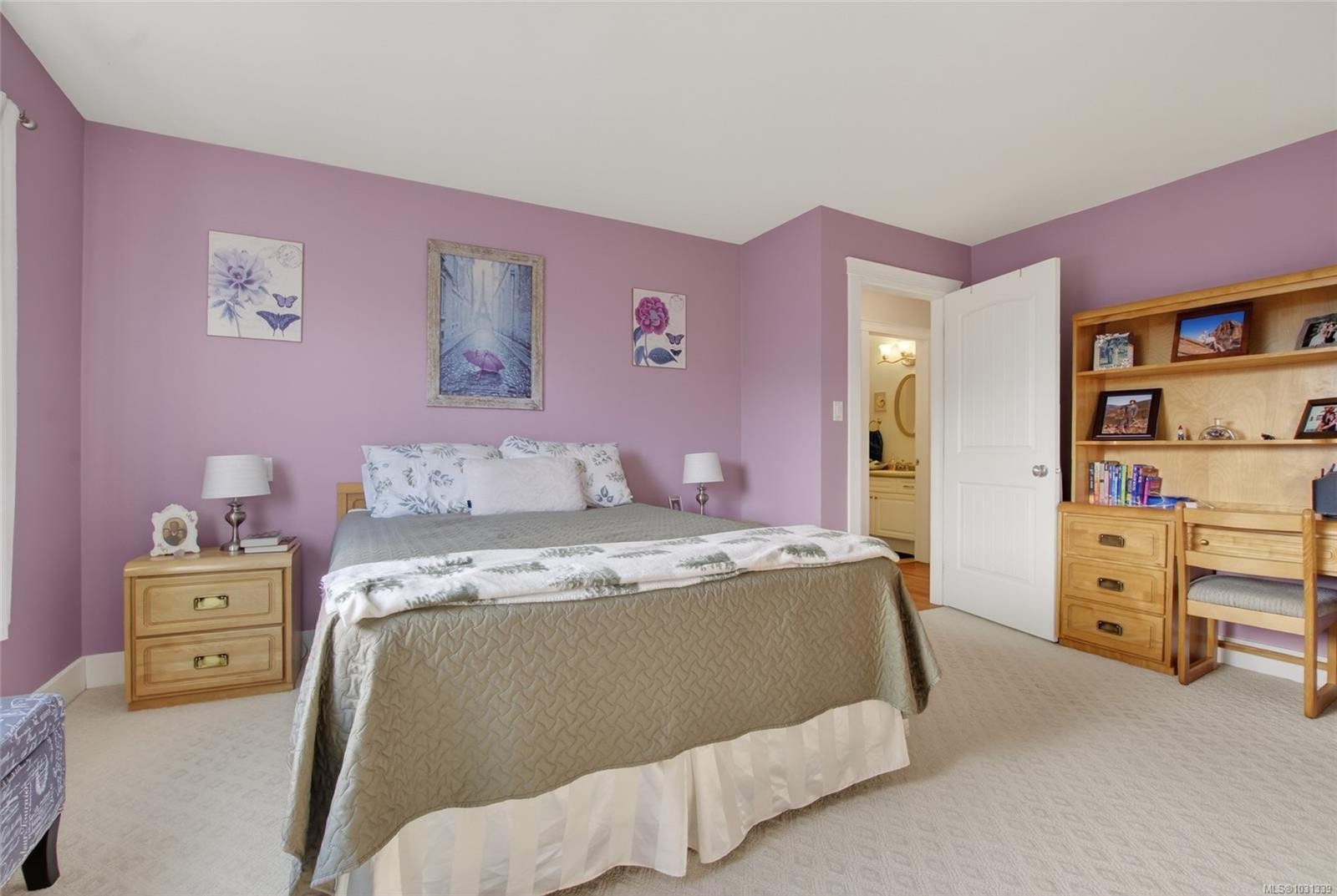 5992 Stonehaven Dr, Duncan, BC - Indoor Photo Showing Bedroom