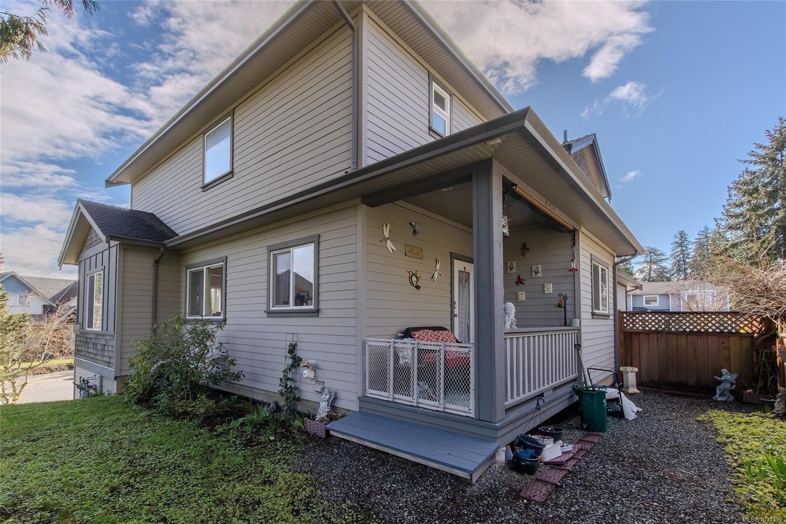 5992 Stonehaven Dr, Duncan, BC - Outdoor With Exterior