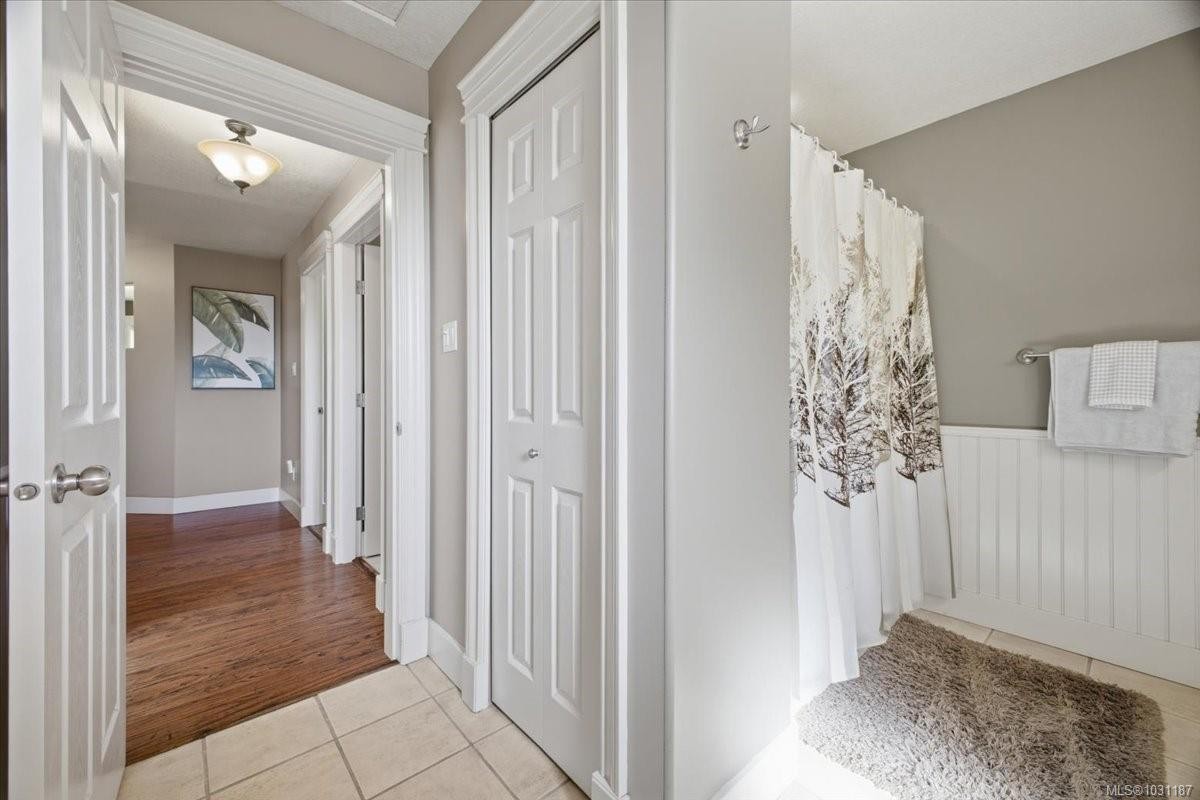 1971 Woodridge Rd, Nanaimo, BC