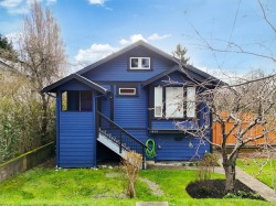 1603 Myrtle Ave Victoria, BC V8R 2Z9