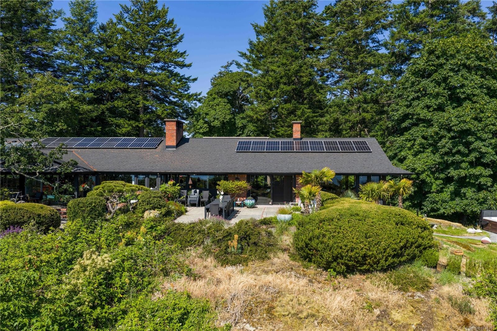 1996 Ferndale Rd, Saanich, BC
