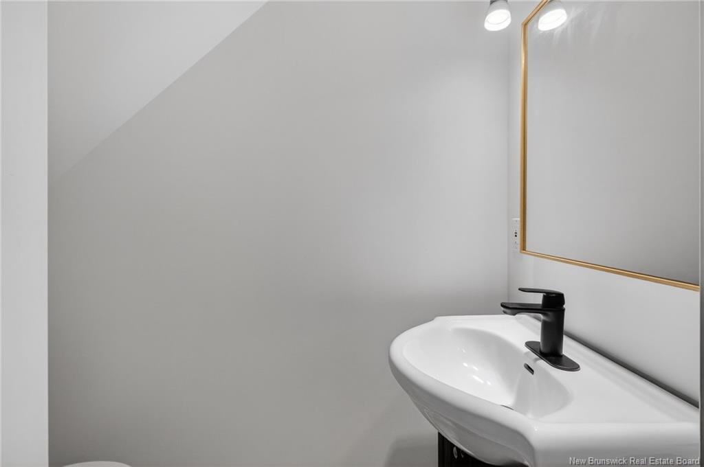 5-380 Champlain St, Dieppe, NB