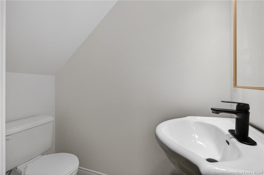 5-380 Champlain St, Dieppe, NB