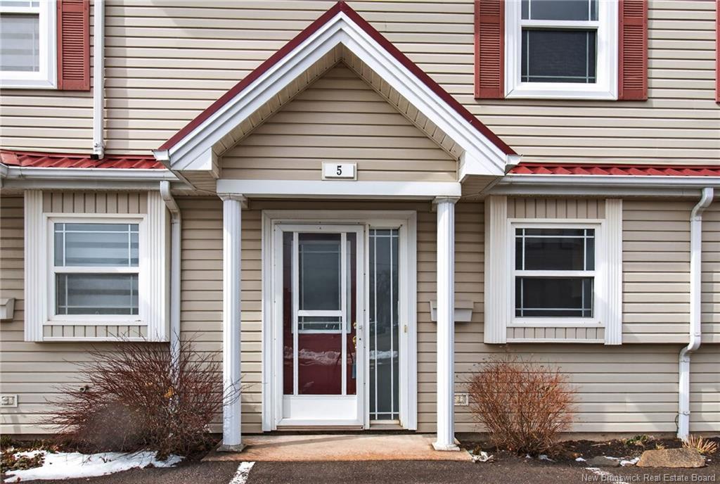 5-380 Champlain St, Dieppe, NB