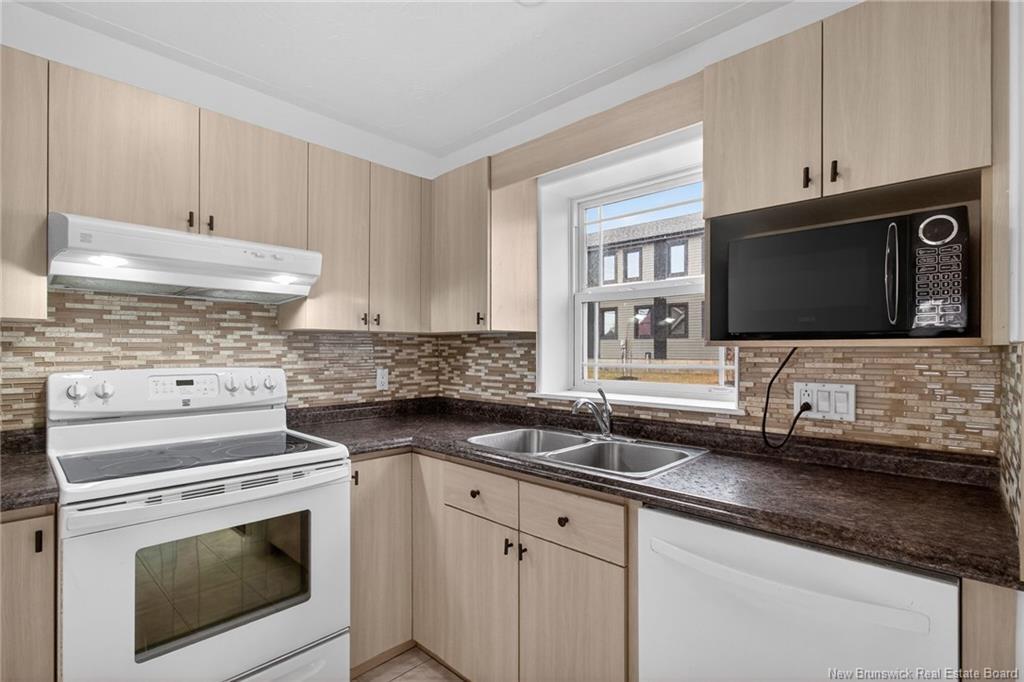 5-380 Champlain St, Dieppe, NB