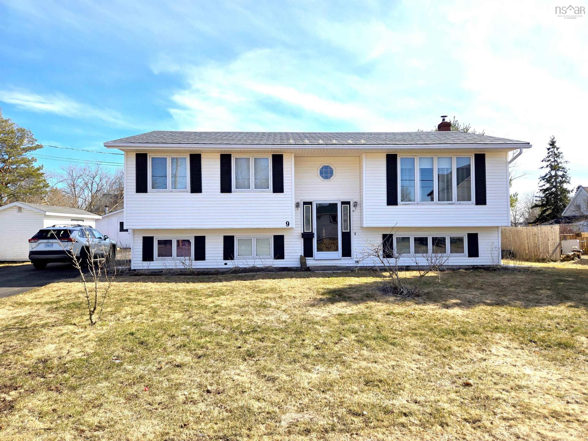 9 Patterson Street, Amherst, NS