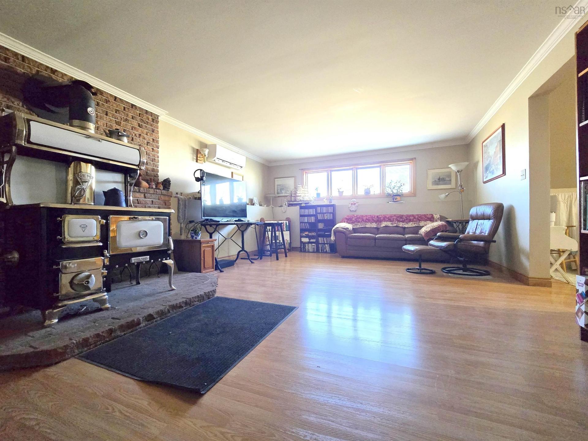 9 Patterson Street, Amherst, NS