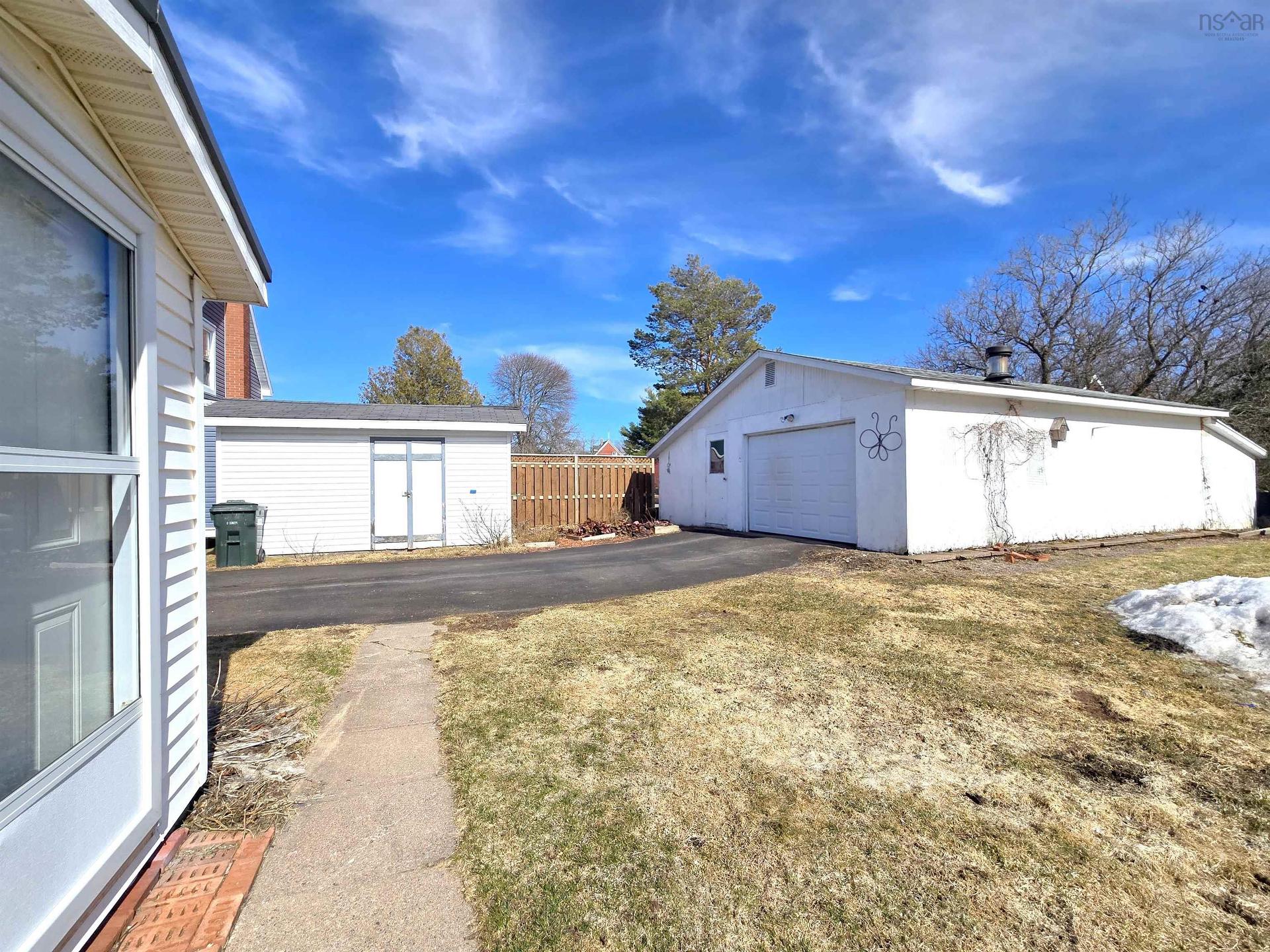 9 Patterson Street, Amherst, NS