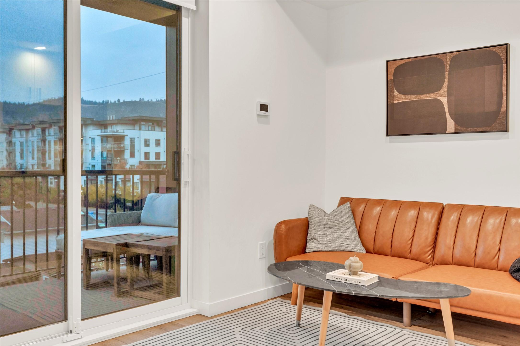 311-660 Cawston Avenue, Kelowna, BC - Indoor