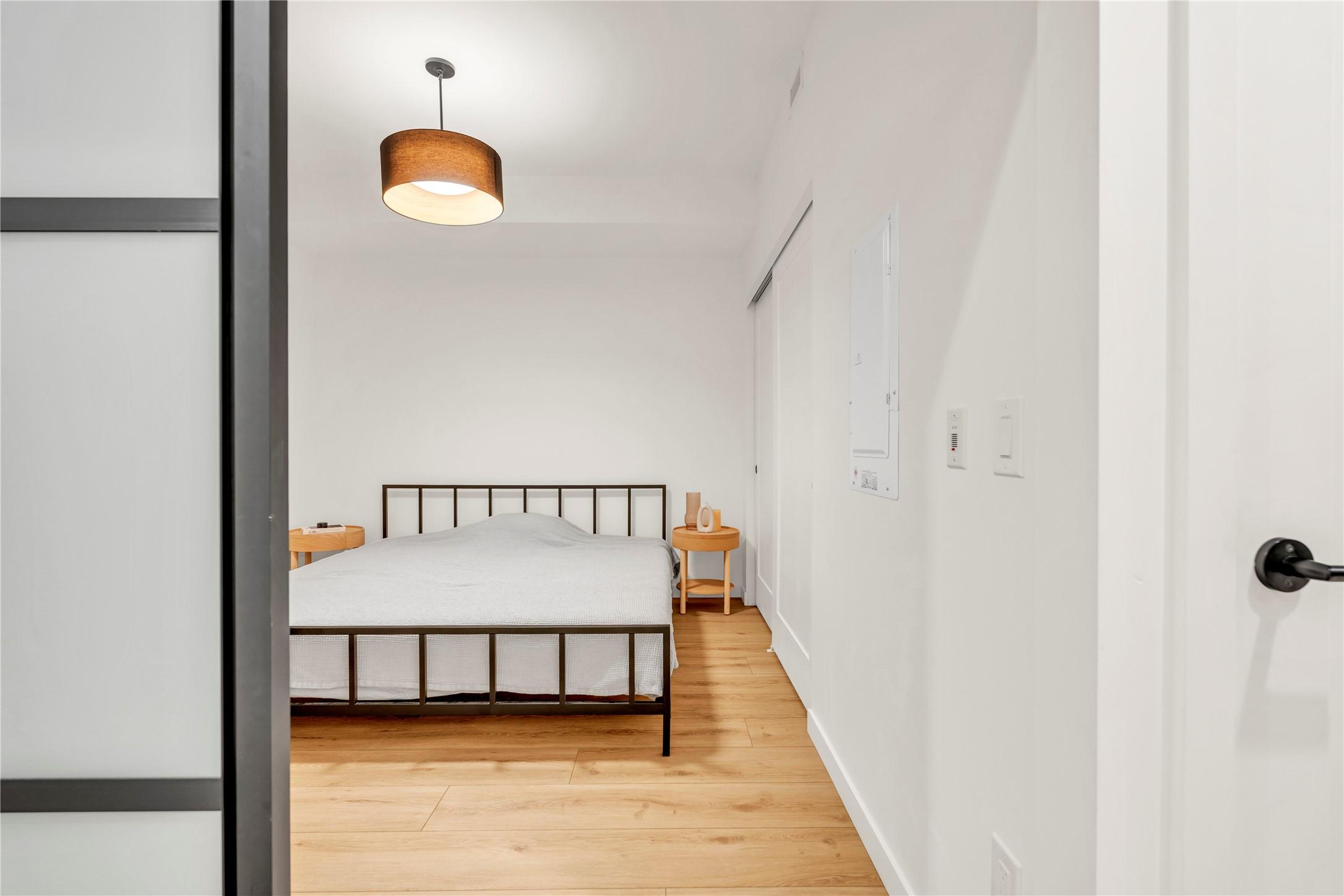 311-660 Cawston Avenue, Kelowna, BC - Indoor Photo Showing Bedroom