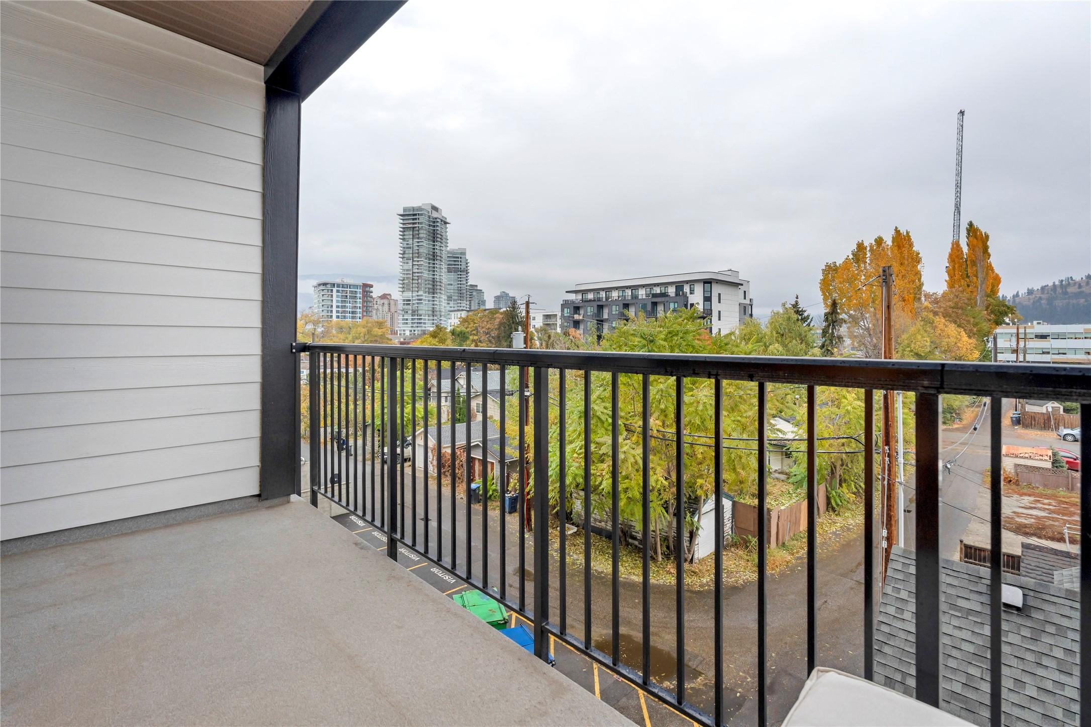 311-660 Cawston Avenue, Kelowna, BC - Outdoor With Exterior