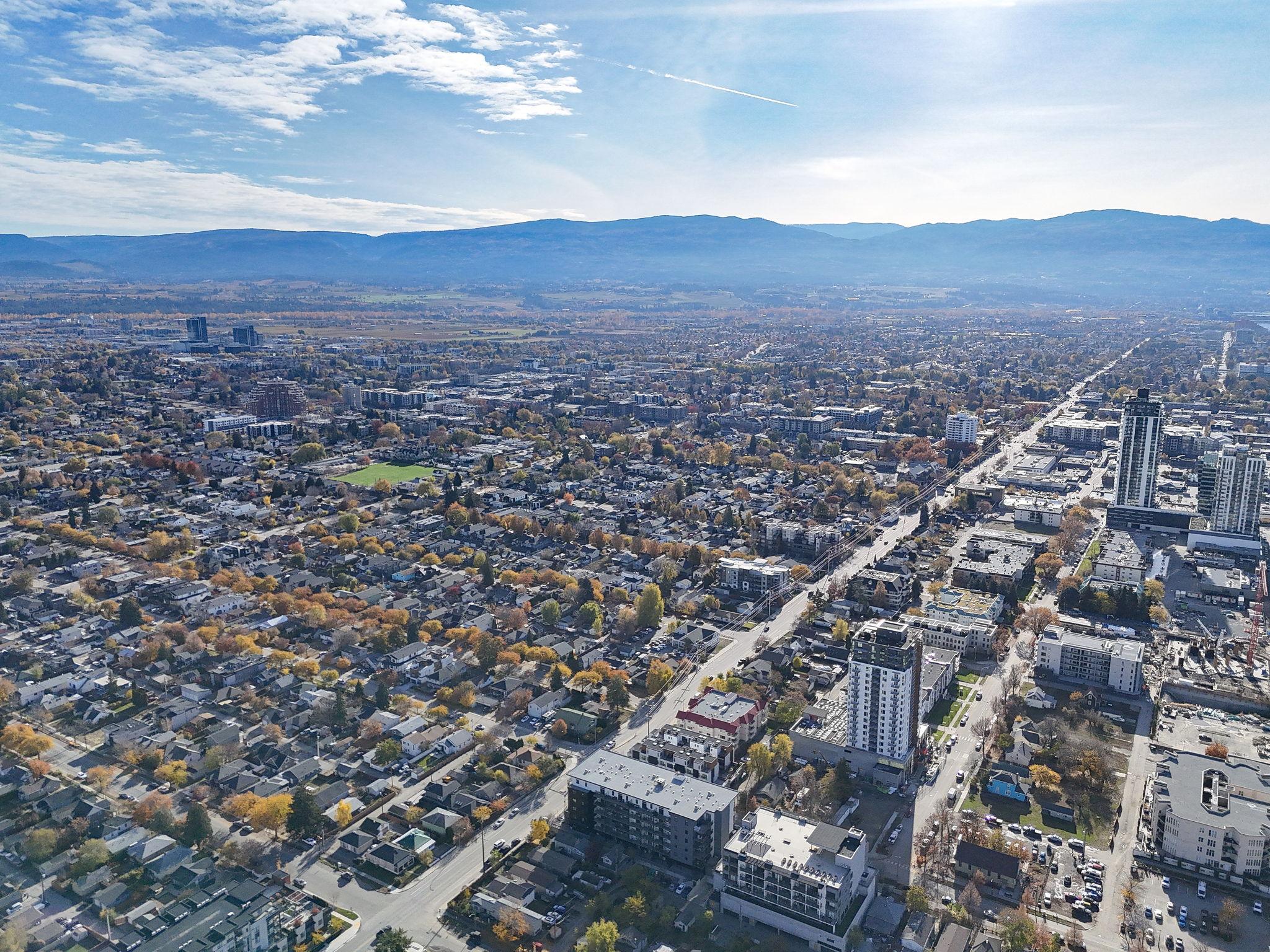 311-660 Cawston Avenue, Kelowna, BC - Outdoor With View