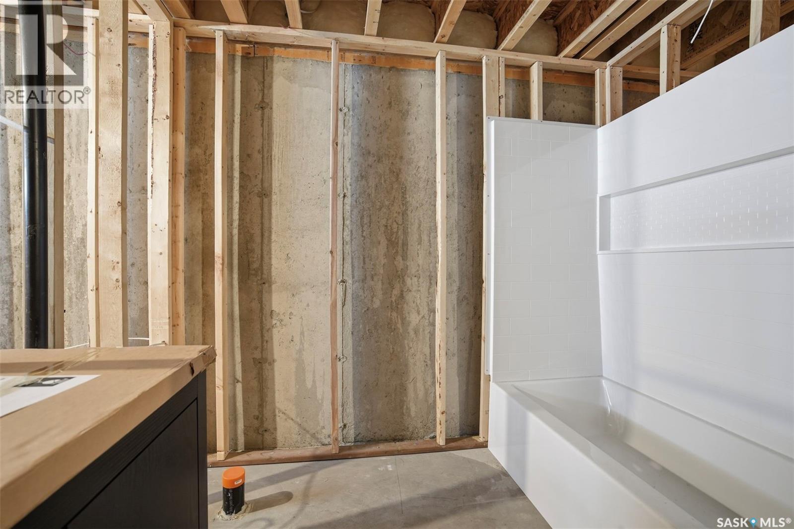 312 Underhill Bend, Saskatoon, SK - Indoor Photo Showing Bathroom