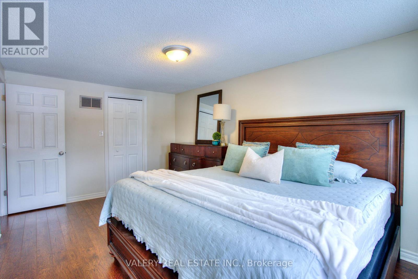 848 Attersley Drive, Oshawa, ON