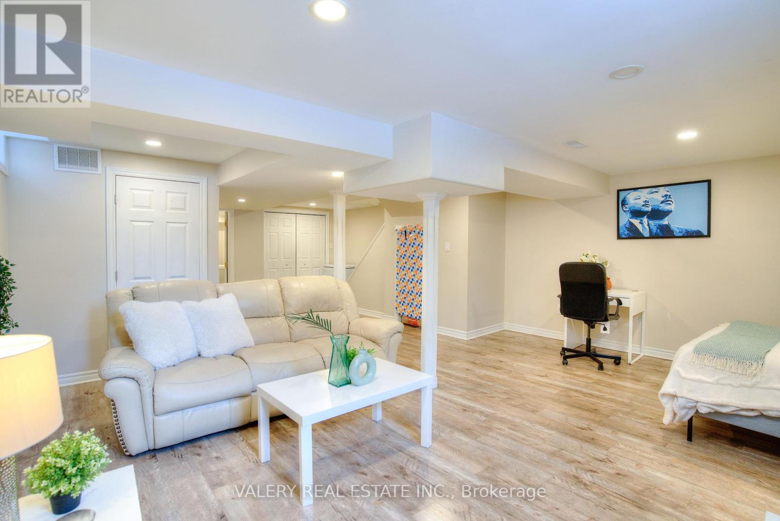 848 Attersley Drive, Oshawa, ON