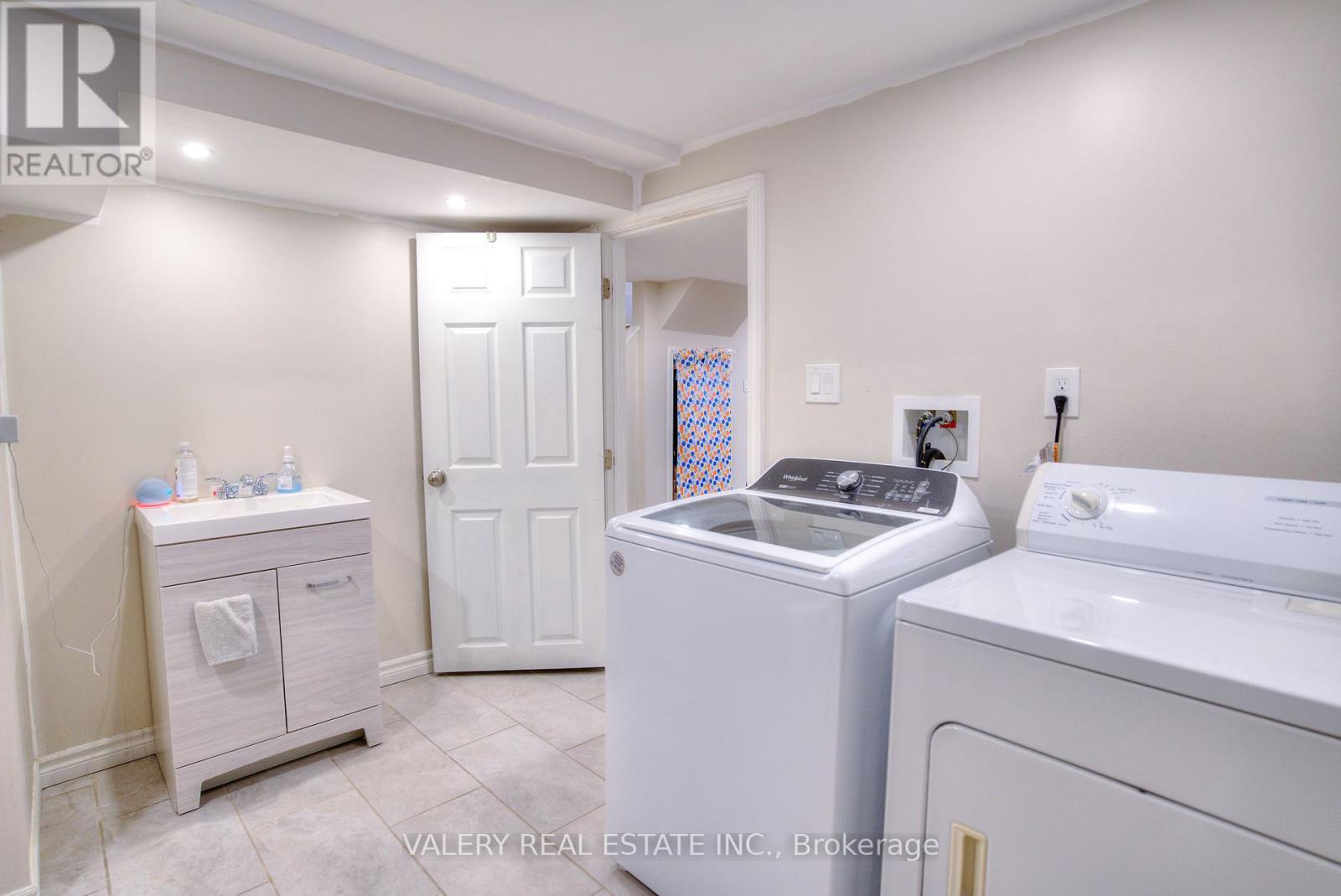 848 Attersley Drive, Oshawa, ON