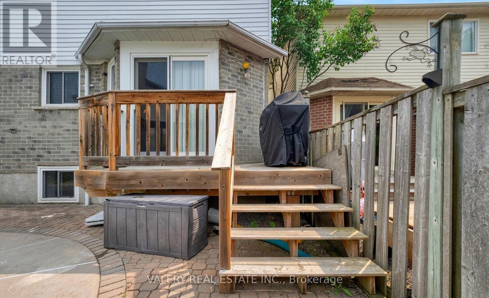 848 Attersley Drive, Oshawa, ON