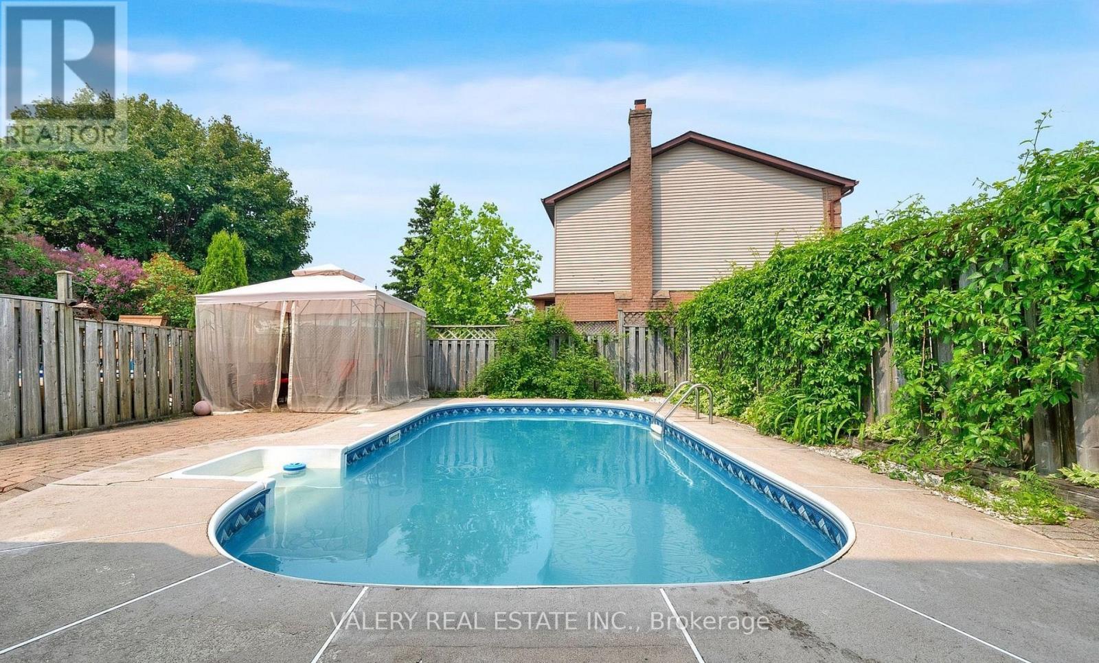 848 Attersley Drive, Oshawa, ON