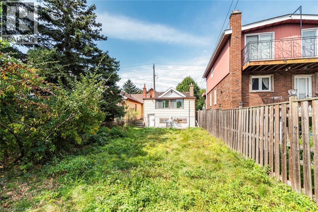 510 John Street N, Hamilton, ON - Outdoor