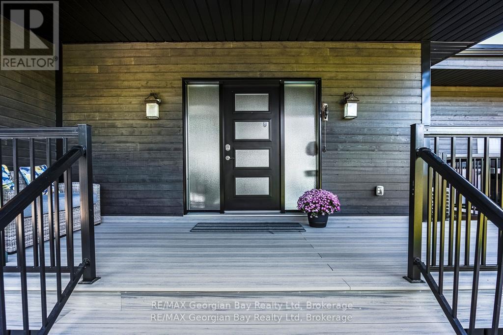 165 Wilson Road, Midland, ON - Outdoor With Exterior