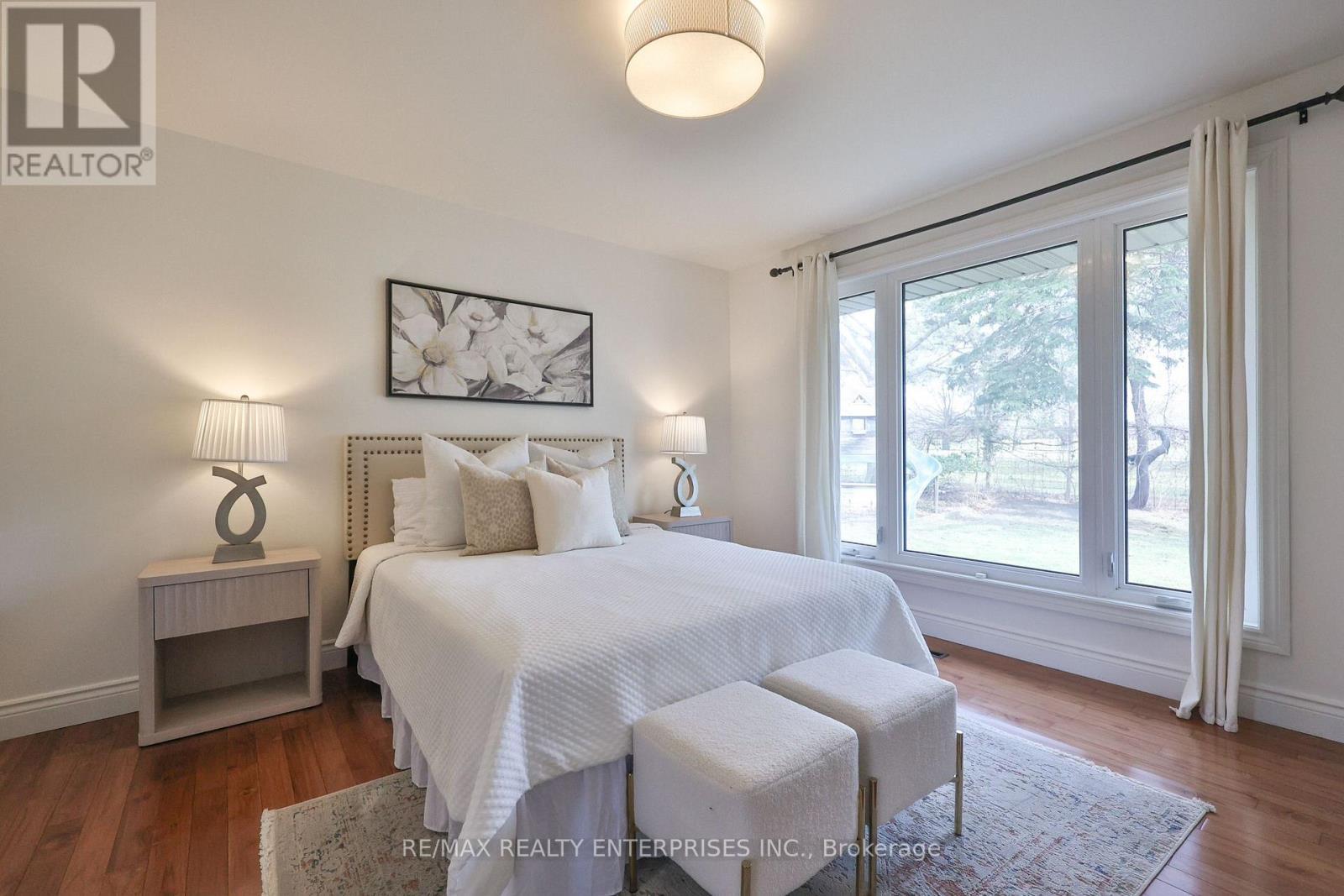 1439 Larchview Trail, Mississauga, ON - Indoor Photo Showing Bedroom