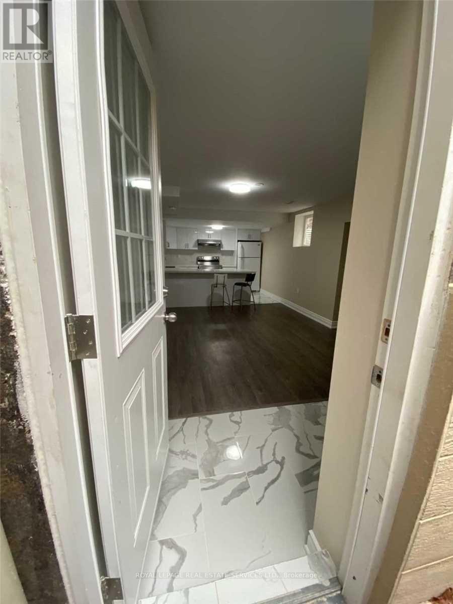 Lower - 4127 Loyalist Drive, Mississauga, ON