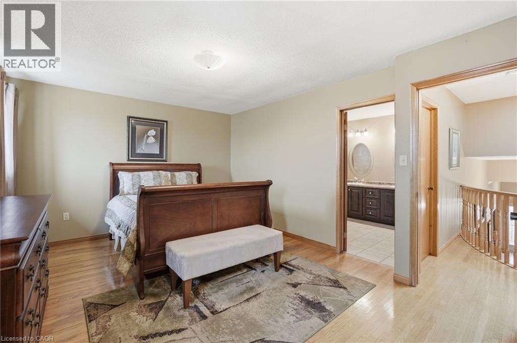 783 Stone Church Road E, Hamilton, ON - Indoor Photo Showing Bedroom