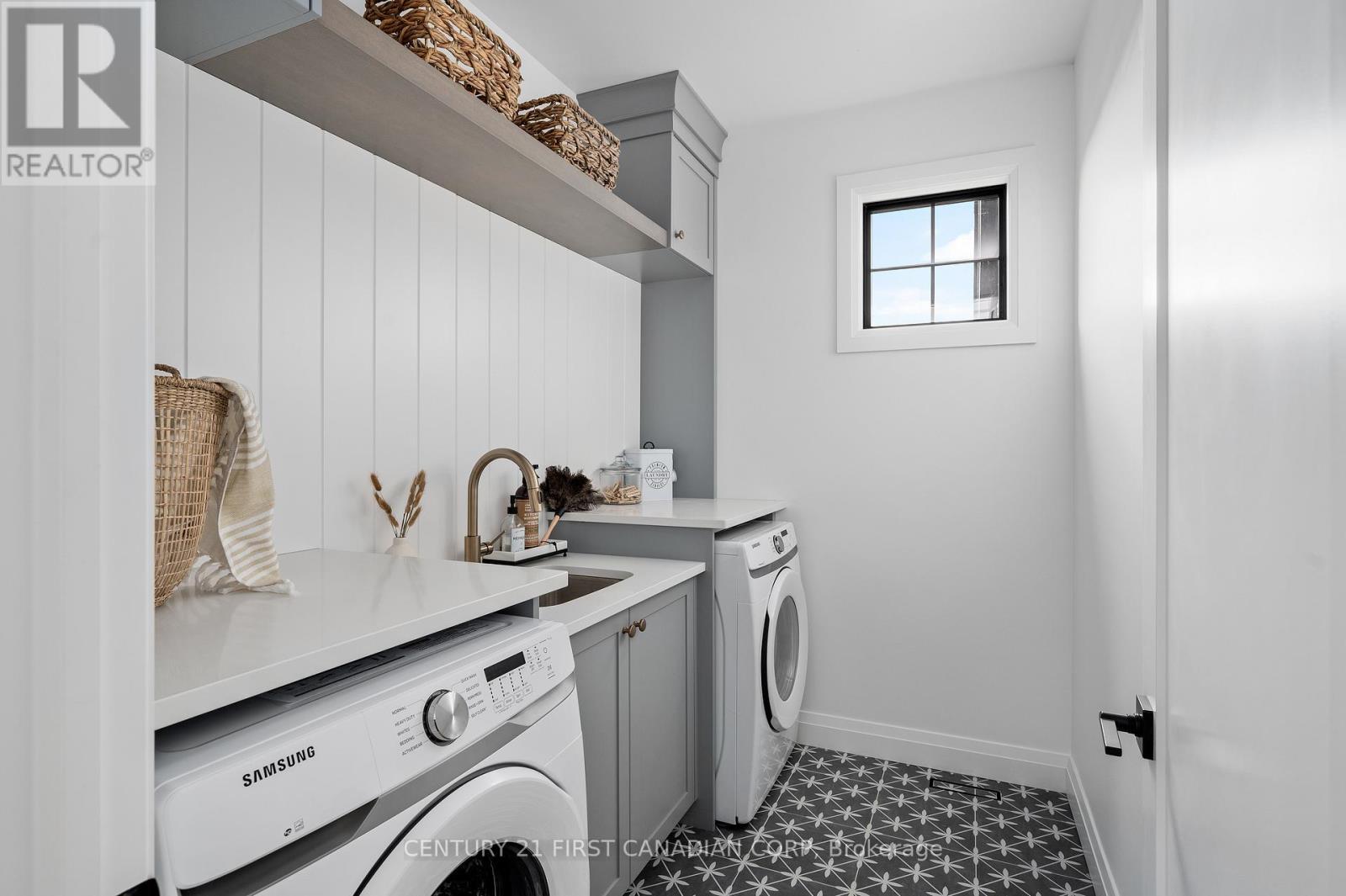 862 White Pine Street, London North (North S), ON - Indoor Photo Showing Laundry Room