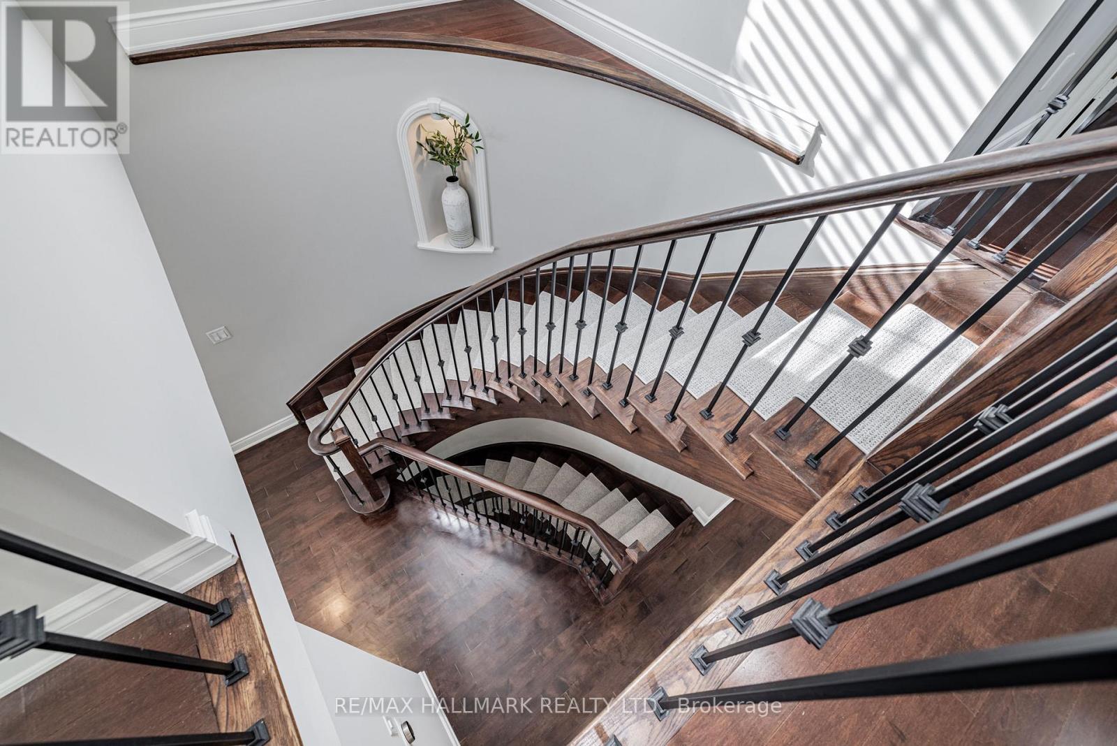 48 Stonecliffe Crescent, Aurora, ON - Indoor Photo Showing Other Room