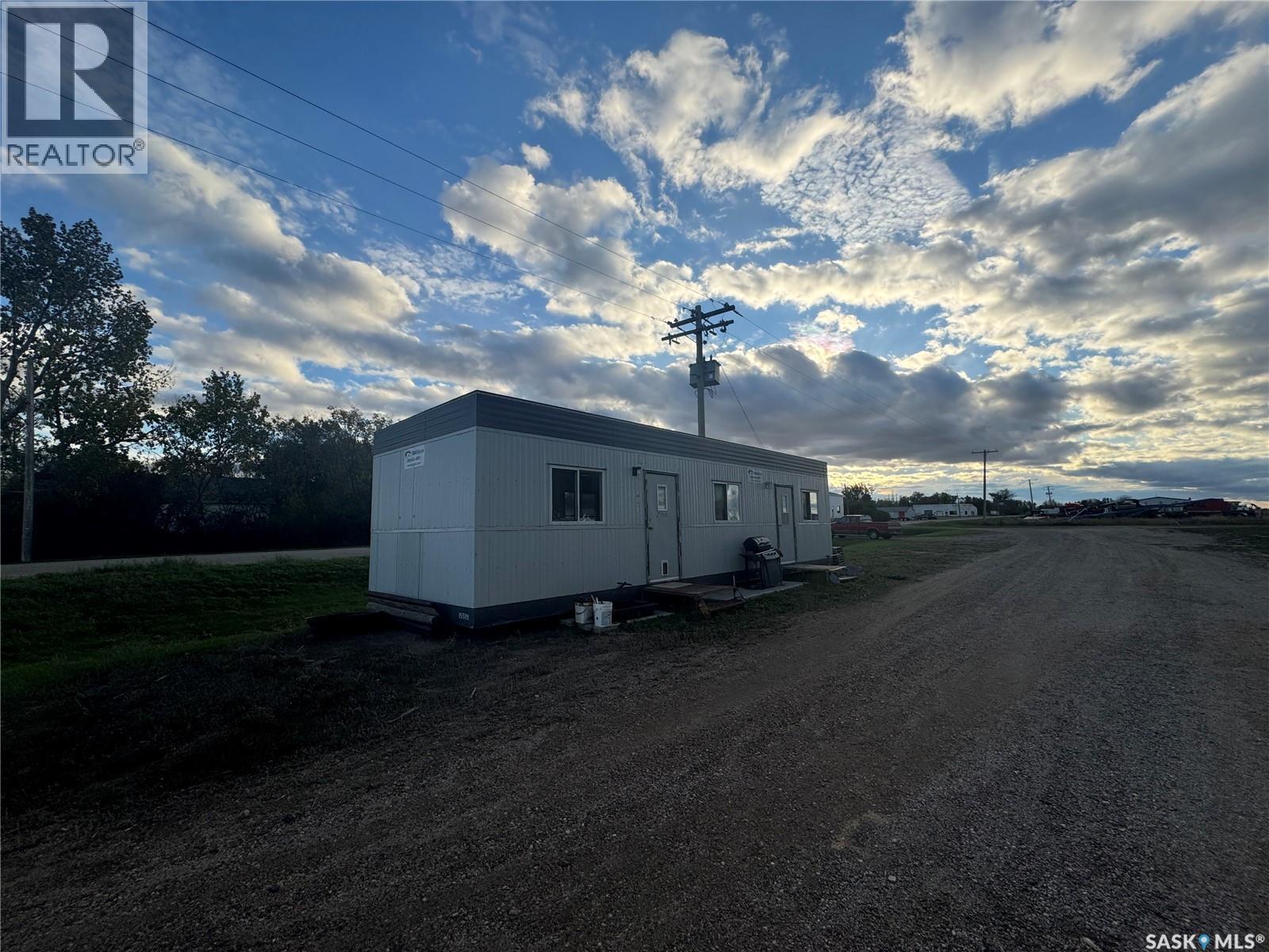 620 Railway Avenue, Conquest, SK