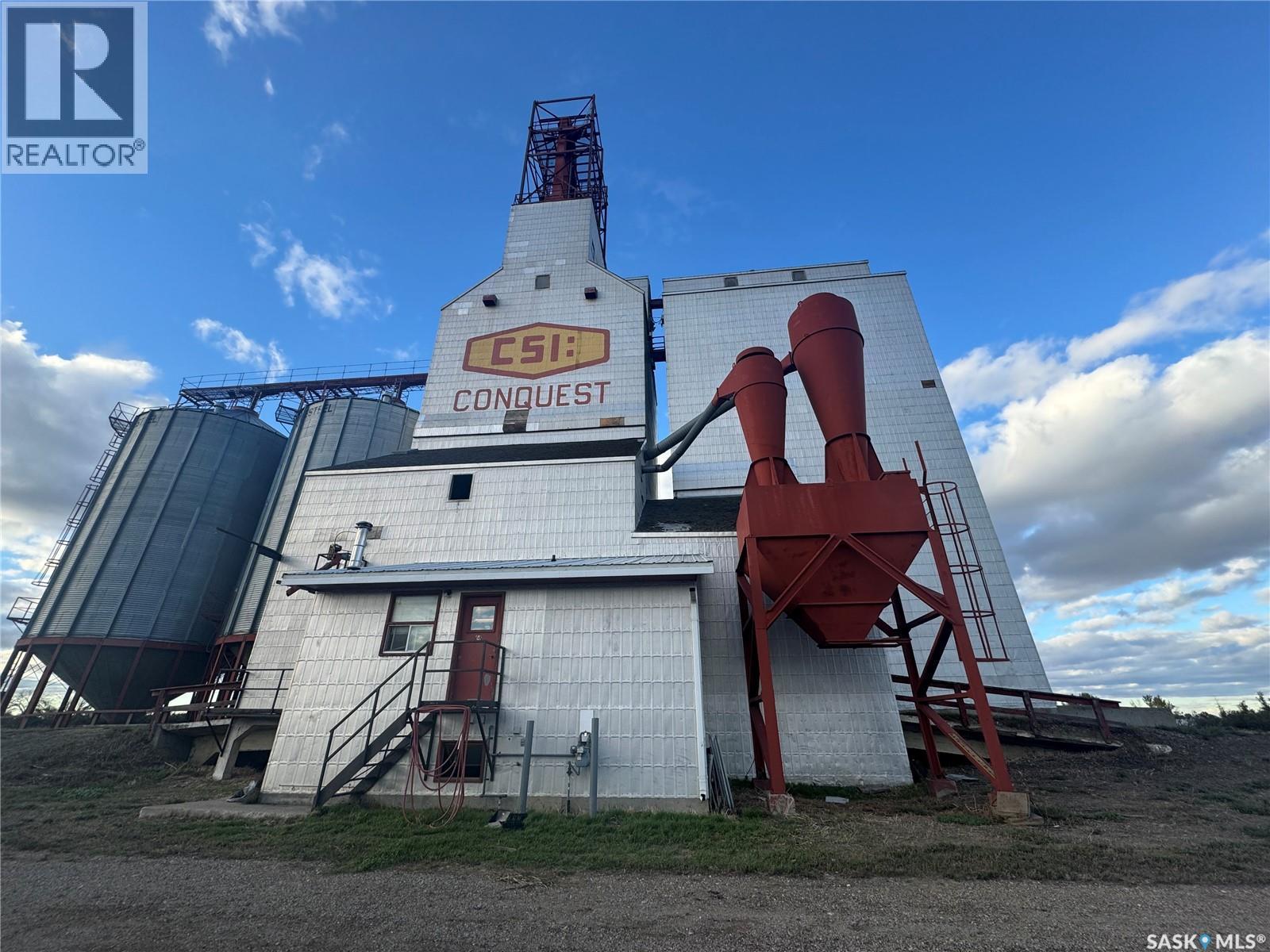 620 Railway Avenue, Conquest, SK