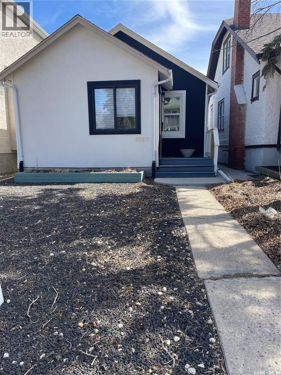 3027 Robinson Street, Regina, SK - Outdoor