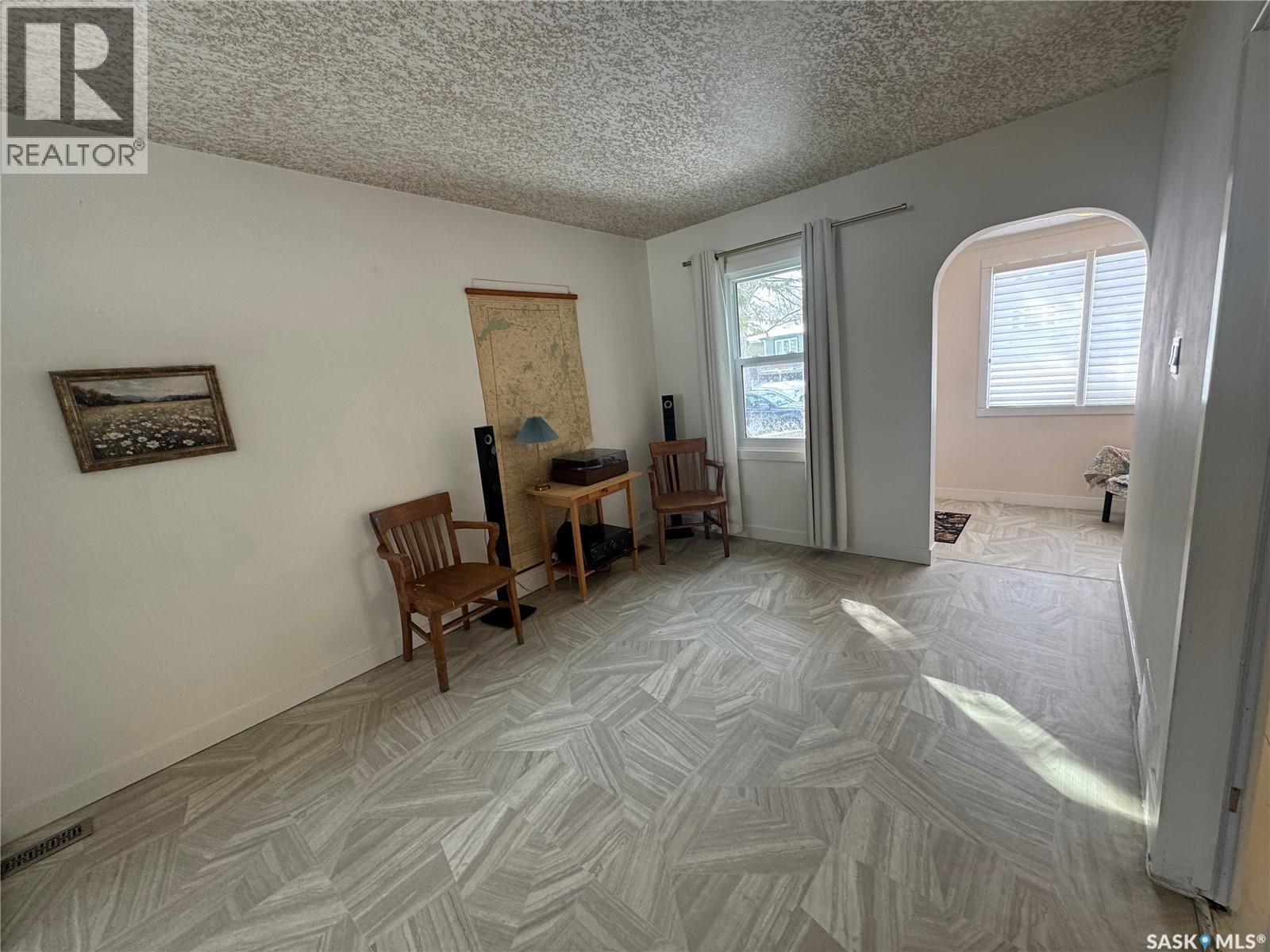 3027 Robinson Street, Regina, SK - Indoor