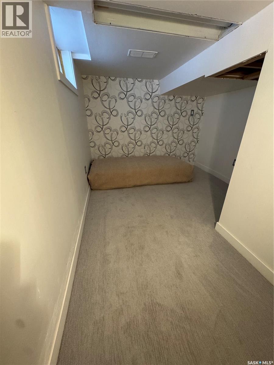 3027 Robinson Street, Regina, SK - Indoor Photo Showing Other Room