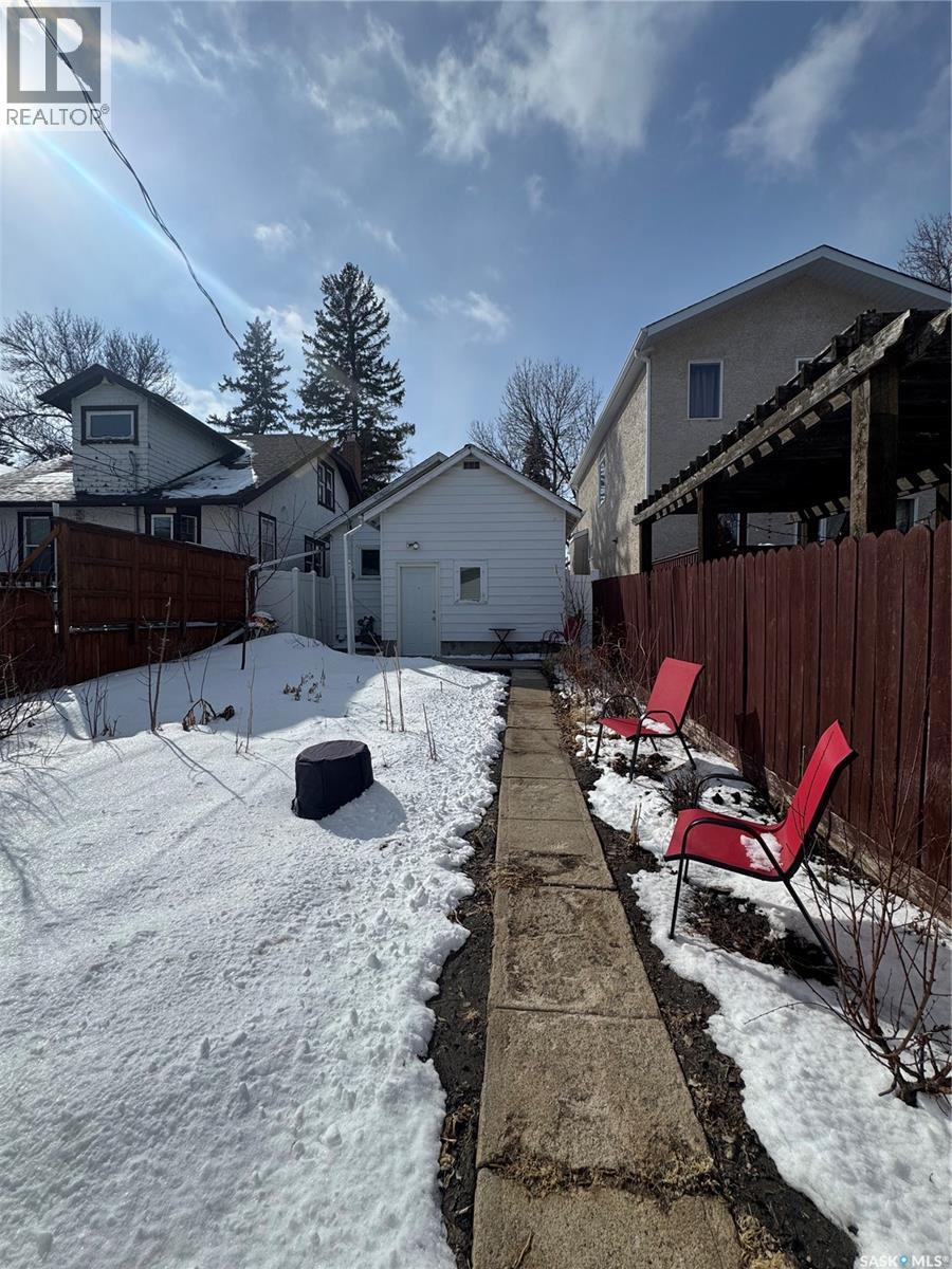3027 Robinson Street, Regina, SK - Outdoor