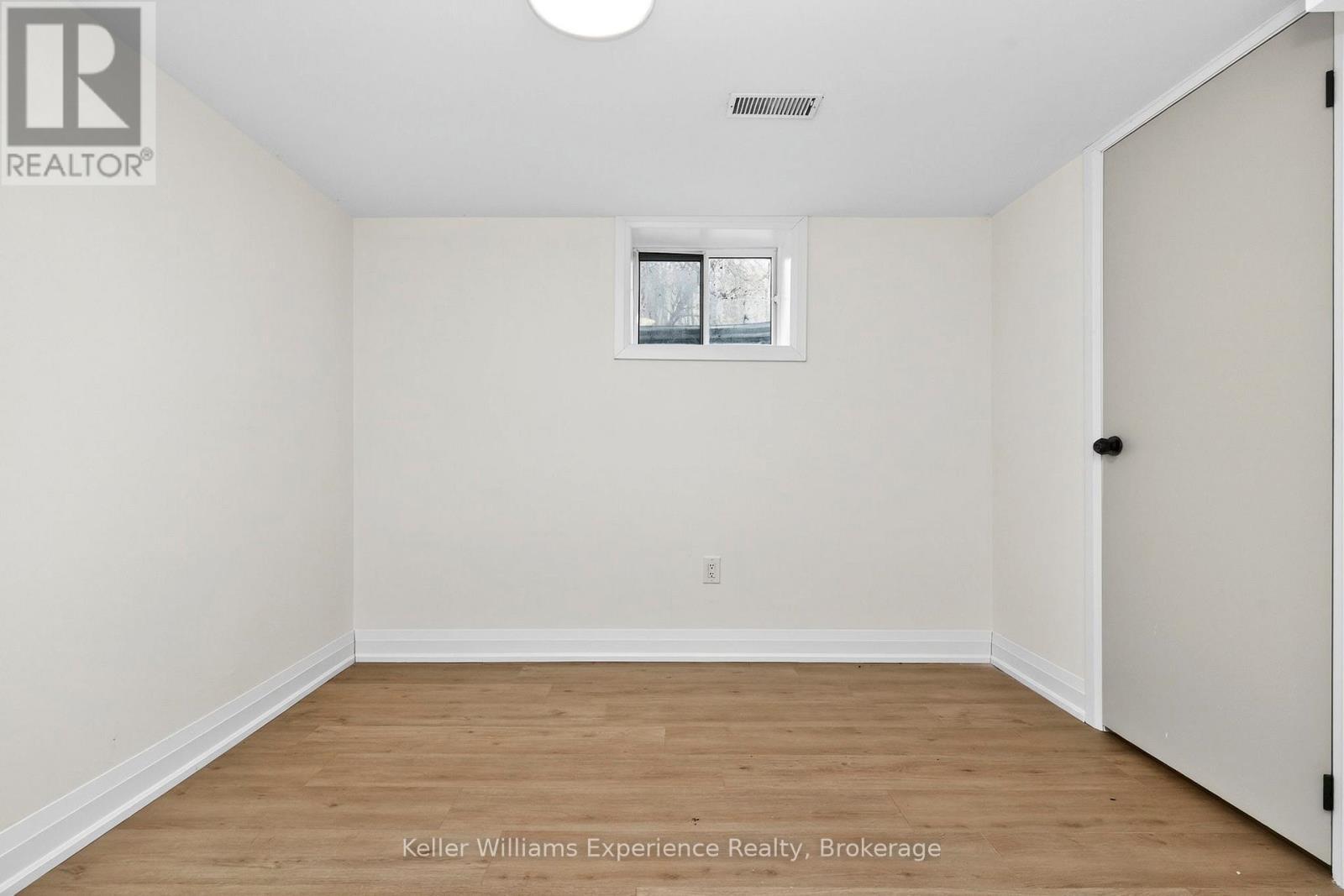 29 Nida Drive, Tiny, ON - Indoor Photo Showing Other Room