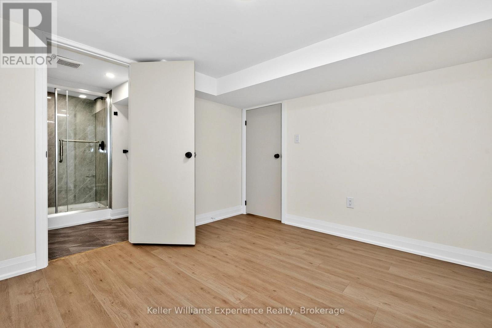 29 Nida Drive, Tiny, ON - Indoor Photo Showing Other Room