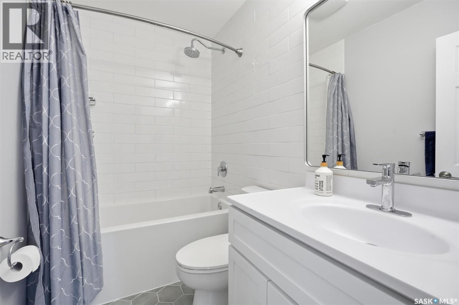 16 Pinder Crescent, Saskatoon, SK - Indoor Photo Showing Bathroom