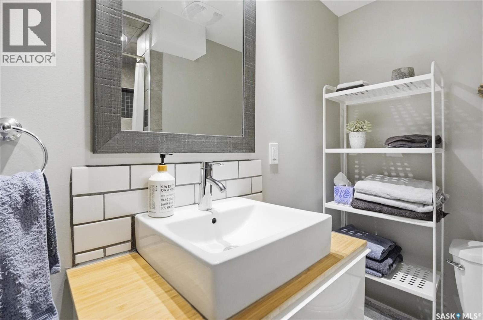 16 Pinder Crescent, Saskatoon, SK - Indoor Photo Showing Bathroom