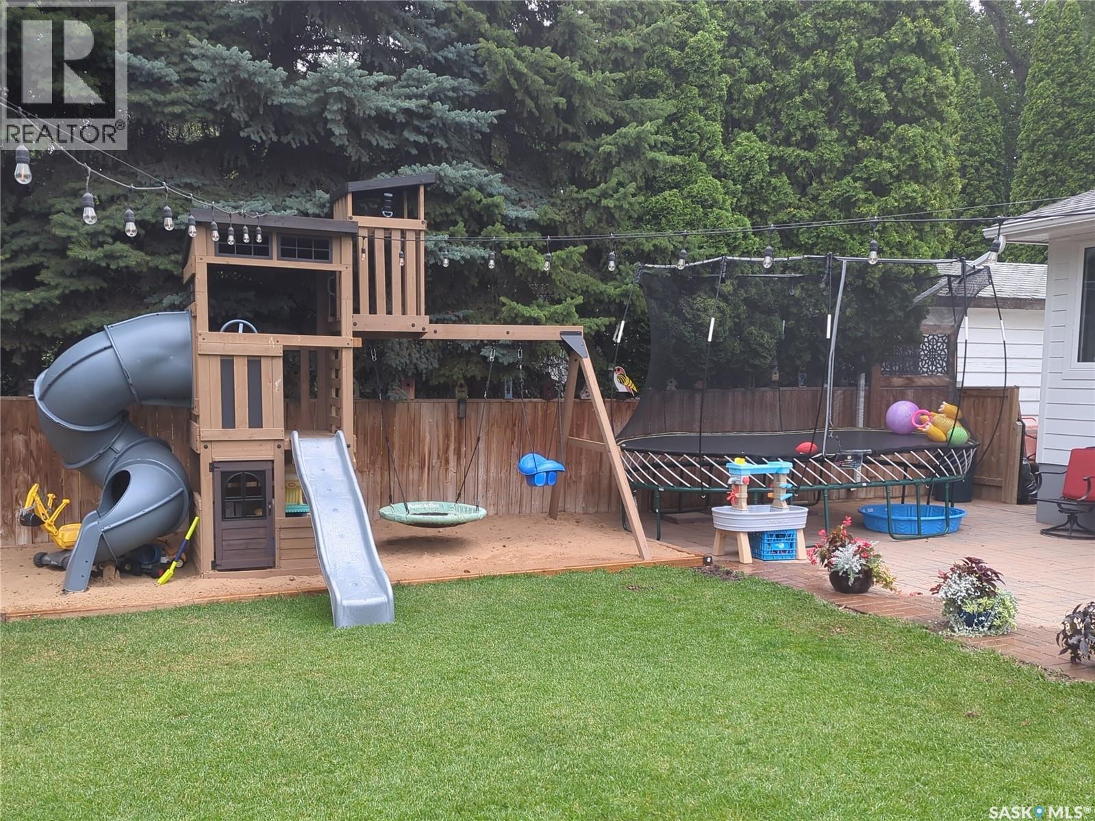 16 Pinder Crescent, Saskatoon, SK - Outdoor