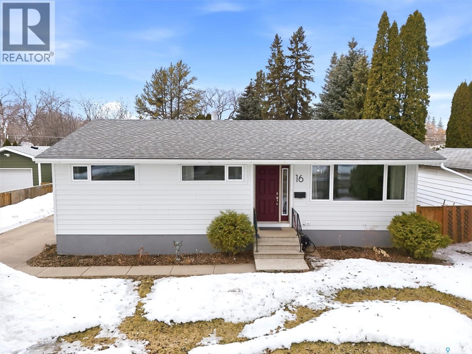 16 Pinder Crescent, Saskatoon, SK - Outdoor