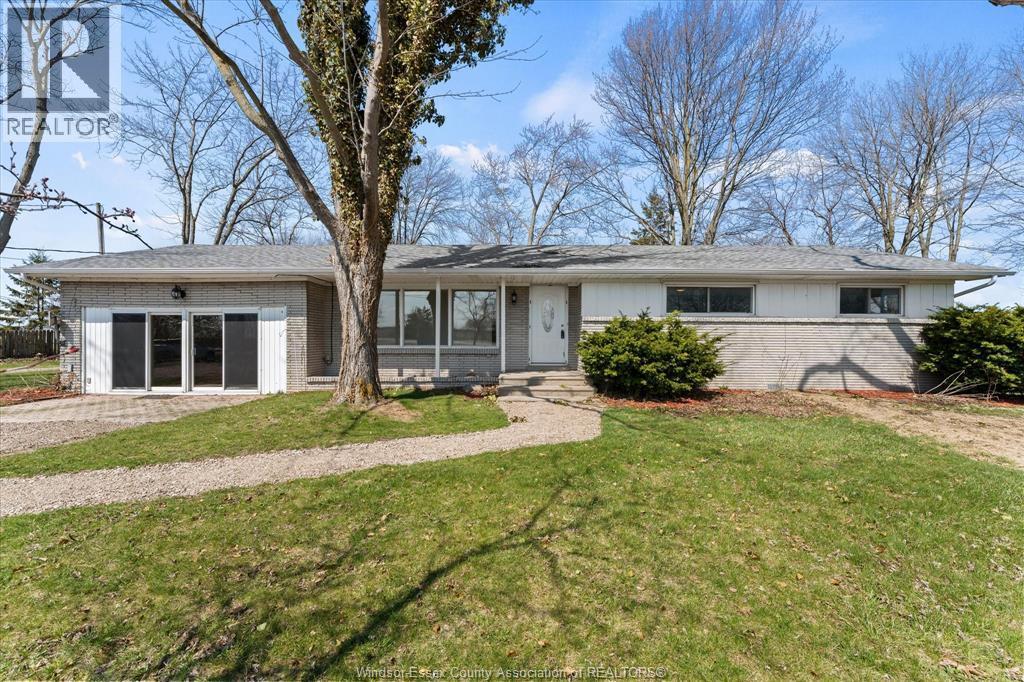 5740 Baseline Road, Windsor, ON - Outdoor With Facade