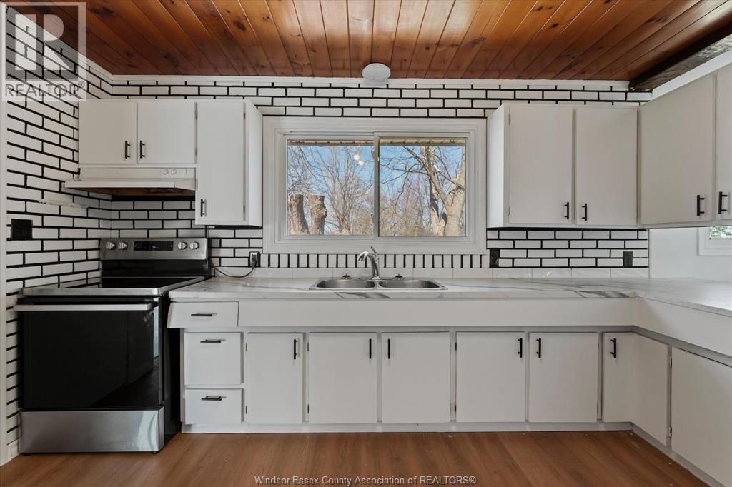 5740 Baseline Road, Windsor, ON - Indoor Photo Showing Kitchen With Double Sink