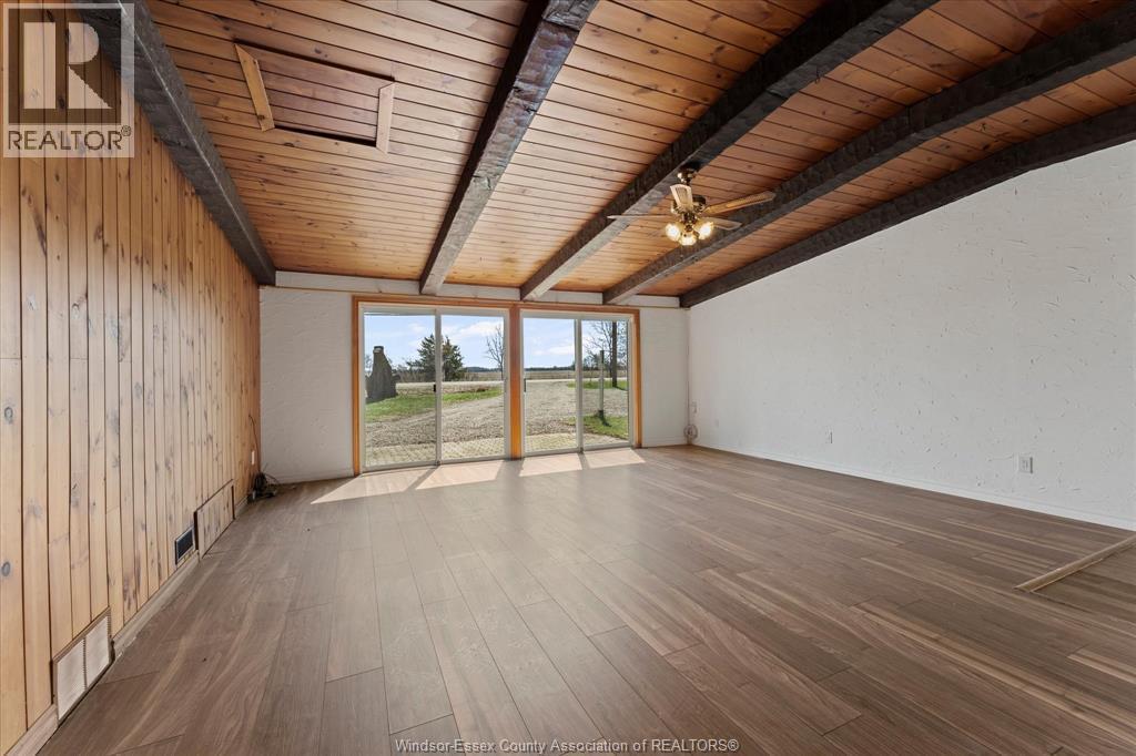 5740 Baseline Road, Windsor, ON - Indoor Photo Showing Other Room