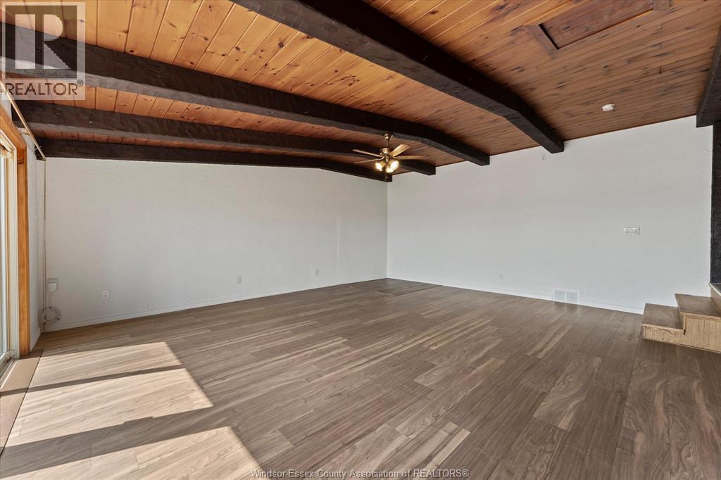5740 Baseline Road, Windsor, ON - Indoor Photo Showing Other Room