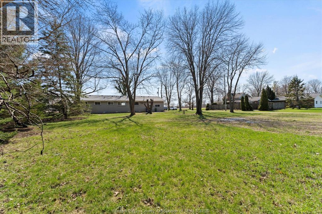 5740 Baseline Road, Windsor, ON - Outdoor