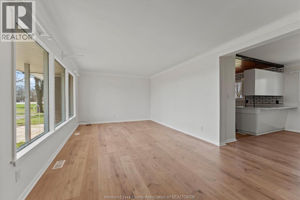 5740 Baseline Road, Windsor, ON - Indoor Photo Showing Other Room
